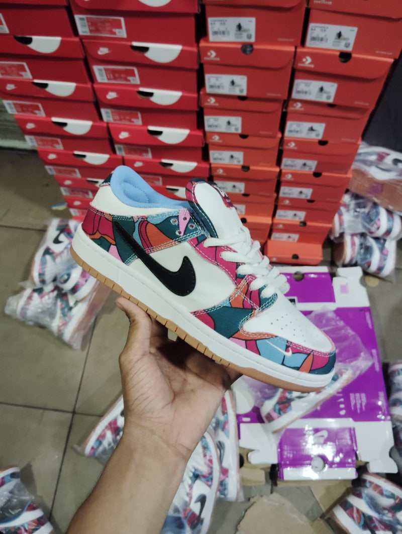Nik.e sb dunk low x parra 111