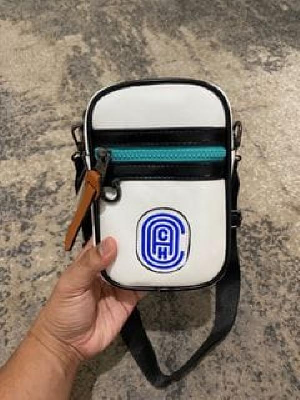 Coach  Terrain  Crossbody  White  Black  Unisex  Sling  Bag  With  Dust  Bag  (2020  White  Black)