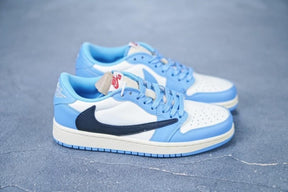 Jorda nn 1 low Travis Scott unc blue semi ua with extra lace As2