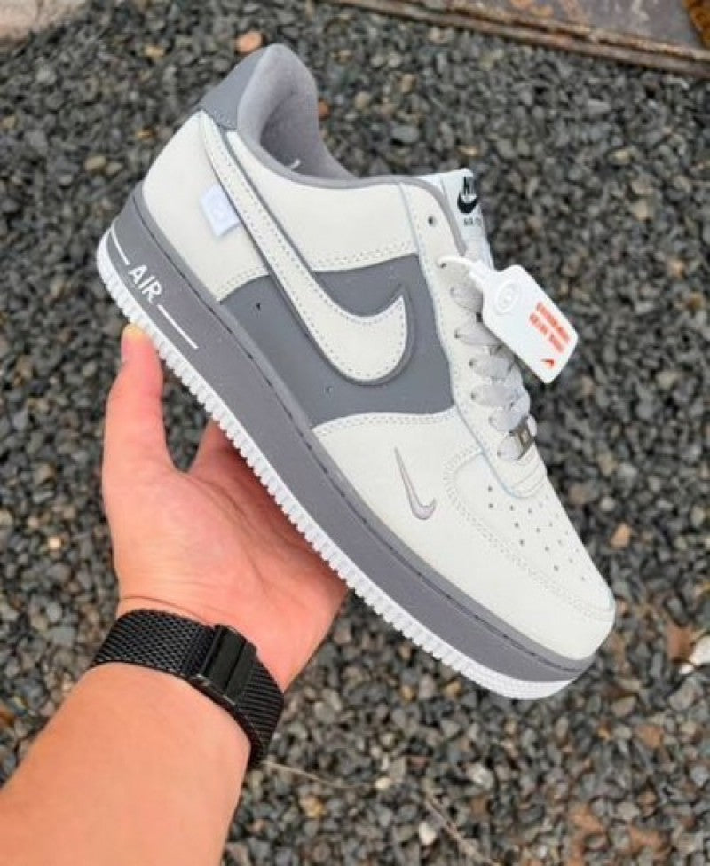 Airforcee 1 Low Epic Grey with keychain As2