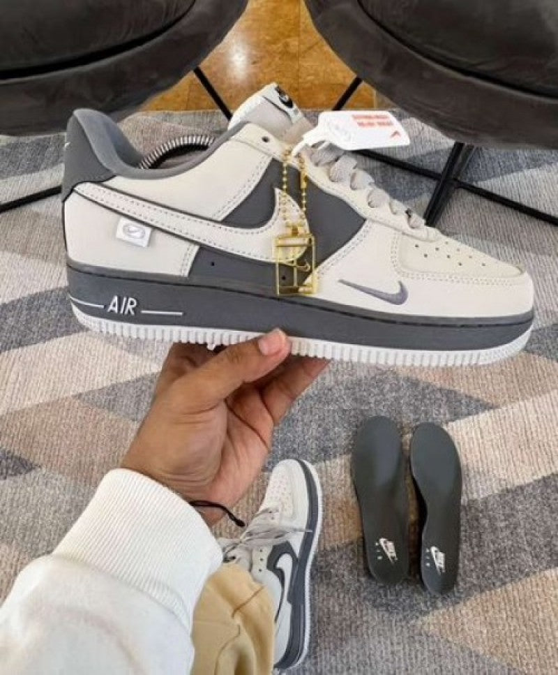 Airforcee 1 Low Epic Grey with keychain As2