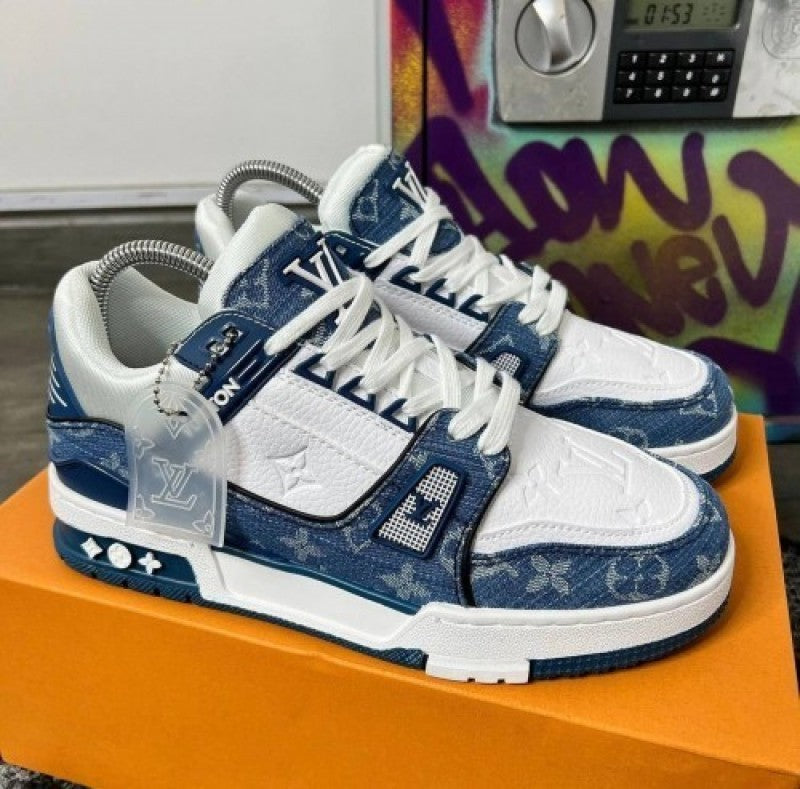 Louis Vuitton trainer denim blue with all accessories 145