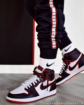 Nikee Air jordan Retro 1 Bloodline Semi UA 155