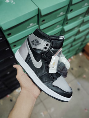 Nik.e Air jordan retro 1 satin shadow 157
