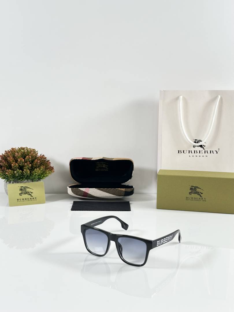 Burberry 4458 Black Blue