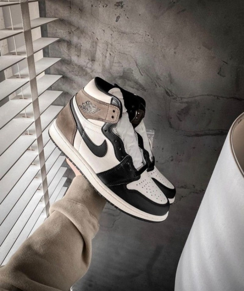 NIK Air JORDAN RETRO 1 HIGH MOCHA SEMI UA