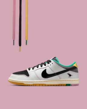 NIK.E sb dunk low pro x csef white and black