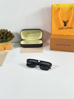Louis Vuitton 121 Mate Black