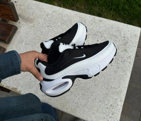 Nike Airmax portal racer black white 718