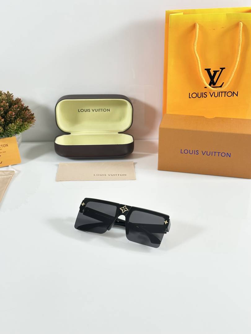 Louis Vuitton 3371 Black