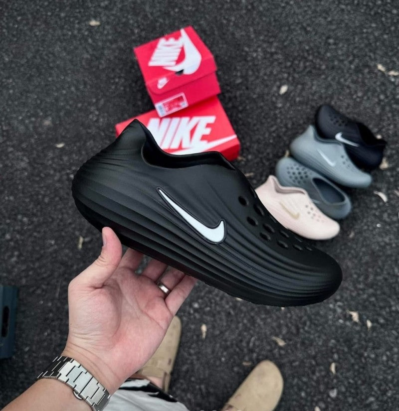 Nikee reactx rejuven8 Black