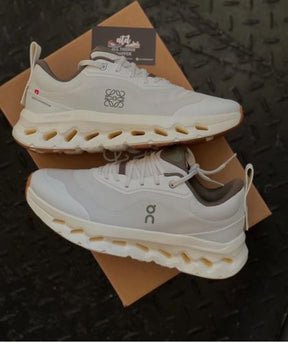 Loewe X On Cloud white Olive