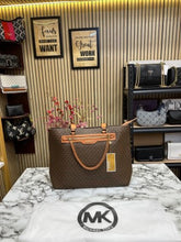 Michael  Kors Slater Large Tote Shoulder Bag Signature (Coffee Brown)