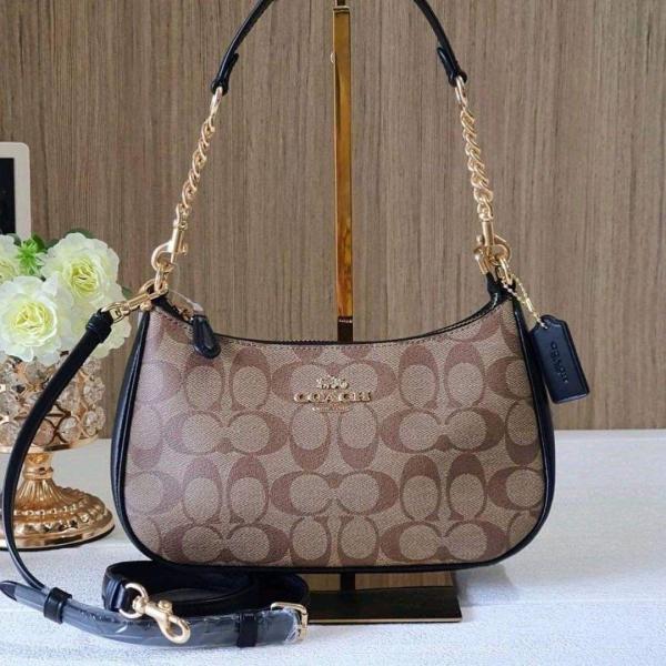 Coach  teri  shoulderbag  with  og  box  (1013 tan)