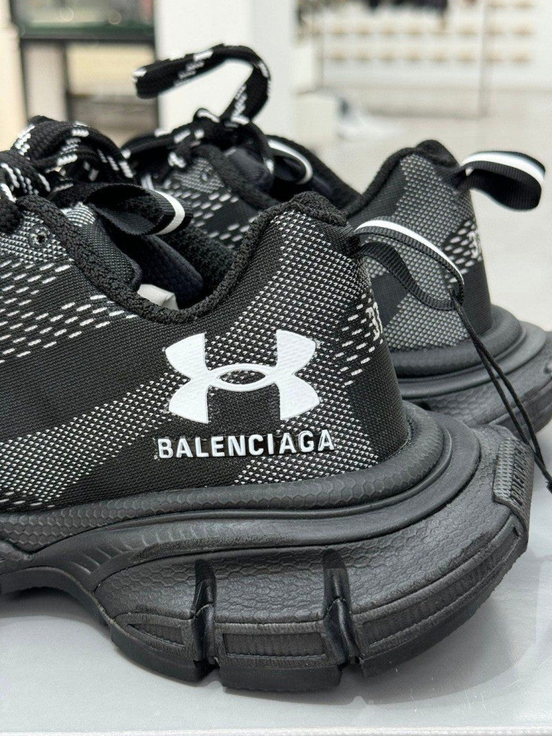 BALENCIAGAA 3XL X UNDERR ARMOUR BLACk (1097