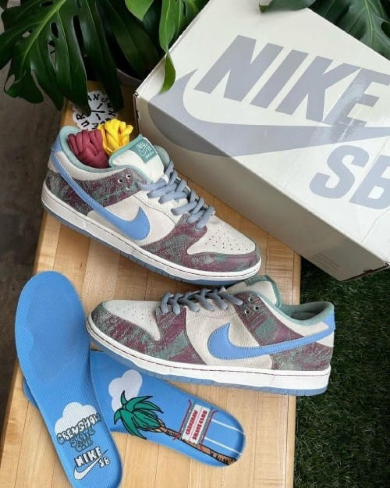 Nik ee SB DUNK LOW CRENSHAW SKATE CLUB SEMI UA 111
