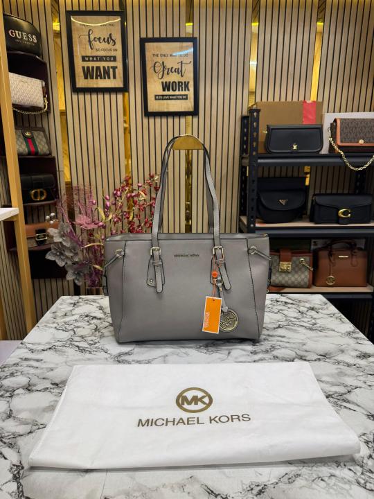 Michael  Kors Voyager Premium Quality Tote Bag With Dust Bag (Grey)
