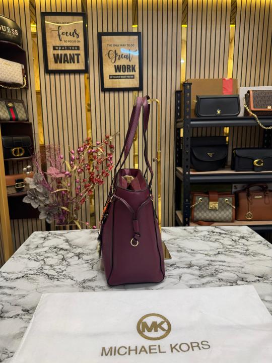 Michael  Kors Voyager Premium Quality Tote Bag With Dust Bag (Maroon)