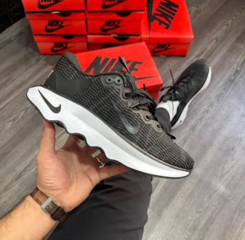 nikee Motiva Training Black (1096