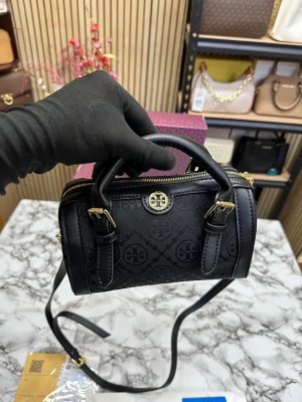 TORY  BURCH SPEEDY SATCHEL MONOGRAM BAG (BLACK)