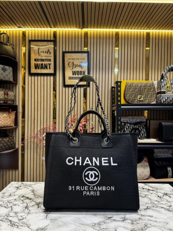 Chane  l paris rue cambon timeless tote bag (black)