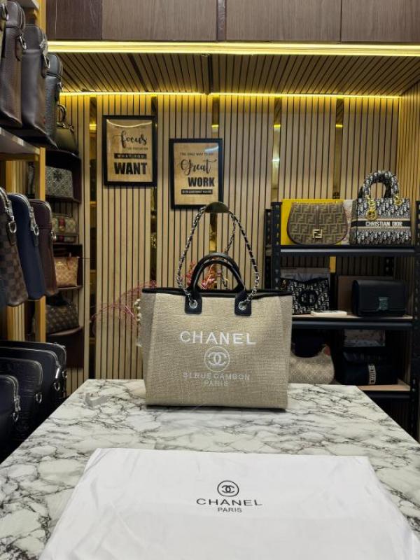 Chane  l Paris Rue Cambon Timeless Tote Bag (Khaki Black)