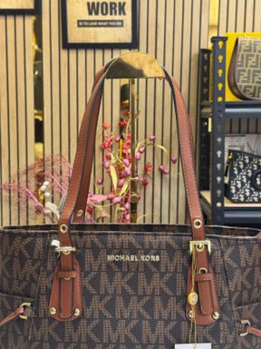 Michael  kors voyager tote bag with dust bag (Brown)