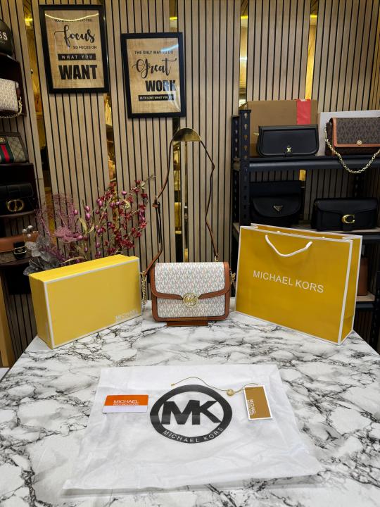 Michael  Kors Bag Shoulder Bag Leida MD Flap Chain (Beige)
