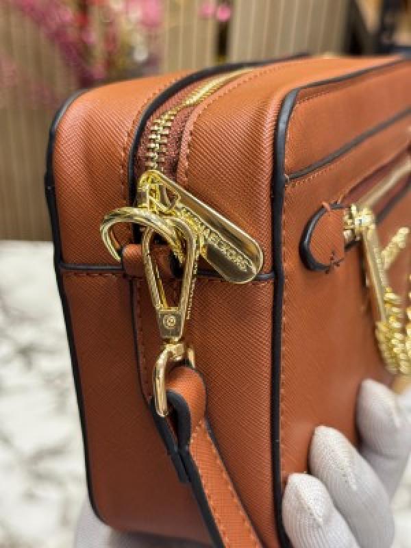 MICHAEL  KORS JET SET CAMERA CROSSBODY WITH SLING WITH OG BOX AND DUST BAG (FULL BROWN)