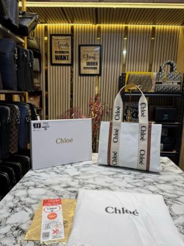 Chloe woody tote bag with box and dust bag (white)