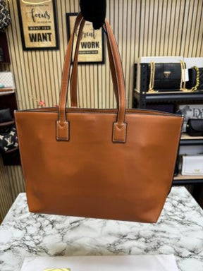 Burberr  y Tb Smooth Leather Tote Bag With Dust Bag (Brown)