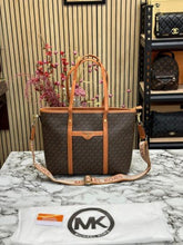 MICHAEL  KORS TOTE BAG WITH BRAND DUST BAG (BROWN)