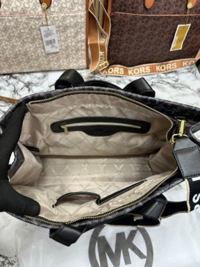 Michael  Kors Gigi Hand Bag With Dust Bag (Biege)