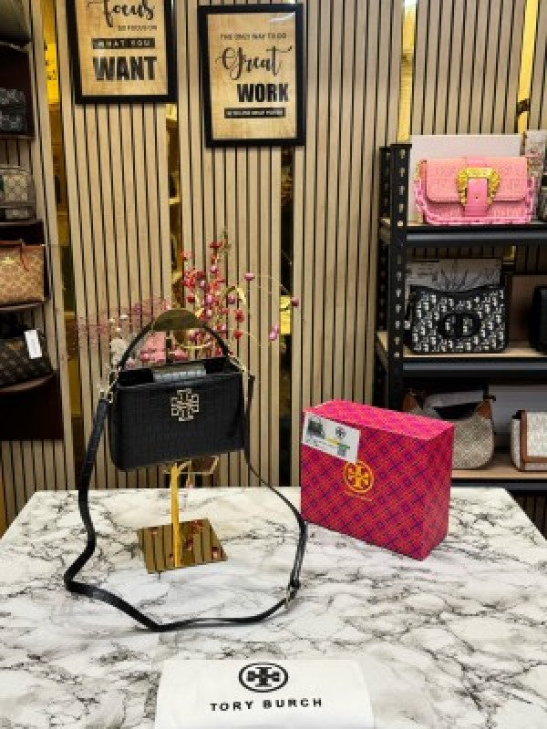 TOR  Y BURCH BRITTEN CROCO HANDBAG CROCODILE PRINT WITH OG BOX AND DUST BAG AND SLING (BLACK) (S2)