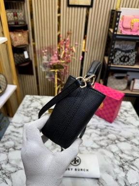 TOR  Y BURCH BRITTEN HANDBAG WITH OG BOX AND DUST BAG AND SLING (BLACK) (S2)