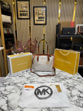 Michael  Kors Jet Set Travel With Box And Dust Bag Including Carry Bag (Beige)