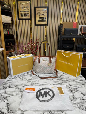 Michael  Kors Jet Set Travel With Box And Dust Bag Including Carry Bag (Beige)