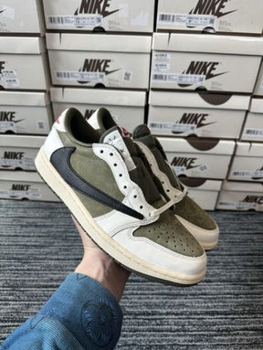 Air Jordan Retro 1 X travis scott Medium Olive