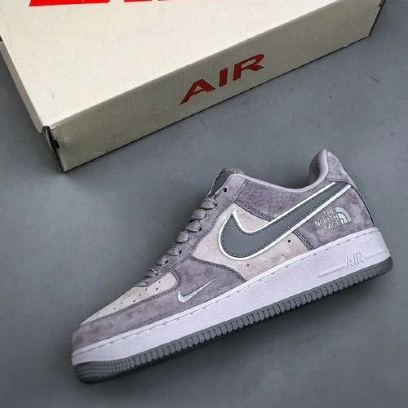 Nik ee Airforce 1 low north face x grey seude