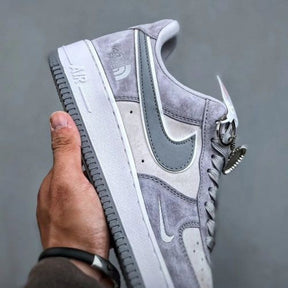 Nik ee Airforce 1 low north face x grey seude