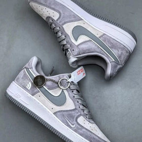 Nik ee Airforce 1 low north face x grey seude