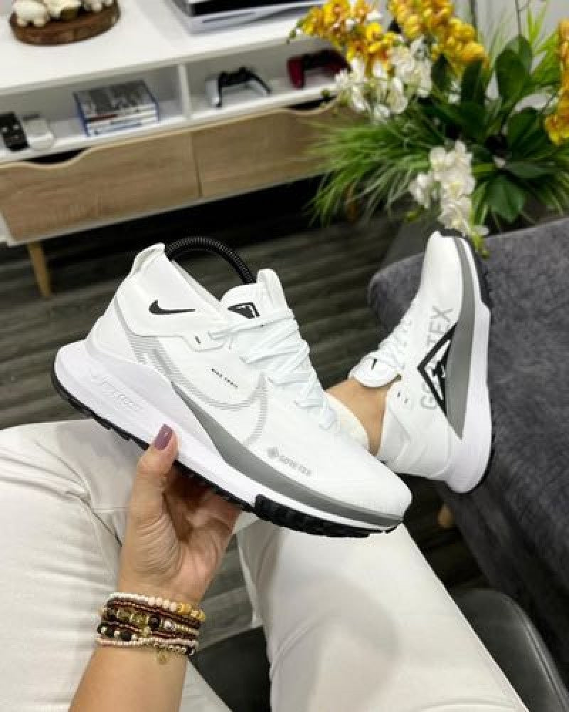 E pegasus trail 4 goretex white