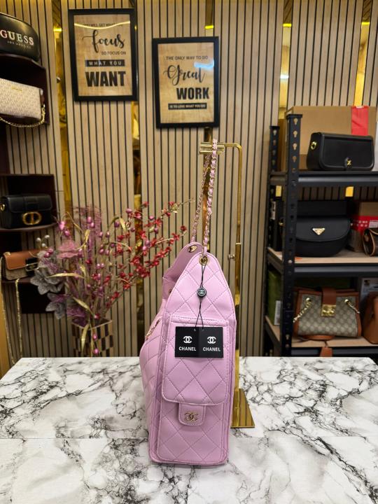 Chane  l handbag Grained calfskin & gold tone metal light pink