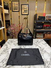 Chane  l handbag Grained calfskin & gold tone metal Black