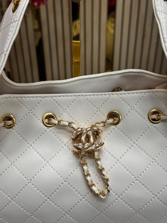Chane  l handbag Grained calfskin & gold tone metal silver