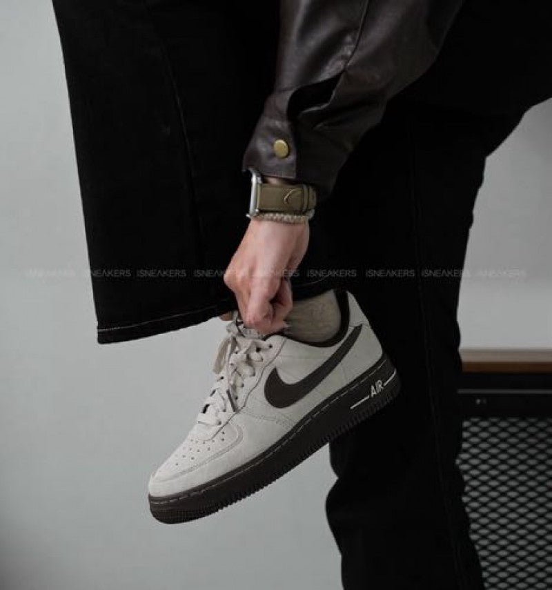 Nik e Air force 1 light orewood brown baroque brown