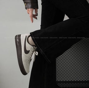 Nik e Air force 1 light orewood brown baroque brown