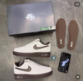 Nik e Air force 1 light orewood brown baroque brown
