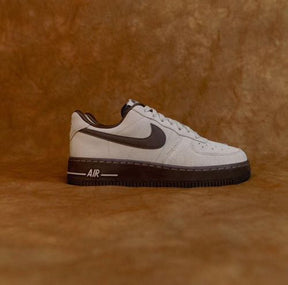 Nik e Air force 1 light orewood brown baroque brown
