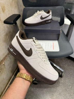 Nik e Air force 1 light orewood brown baroque brown